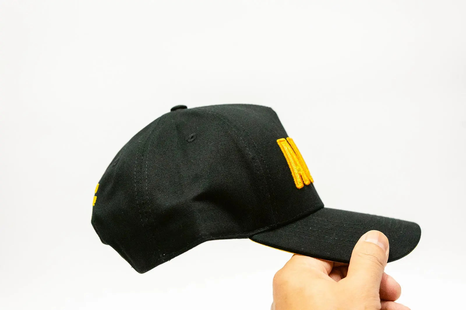 AURA Show them what you got! Cap Aura Shades