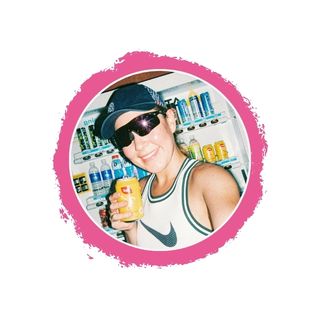 Ying Tian wearing Aura Shades